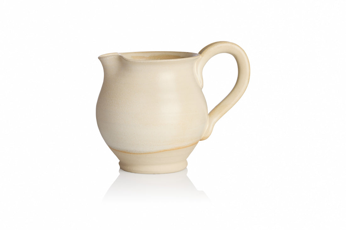 Krug mit Henkel – Farbe: Beige